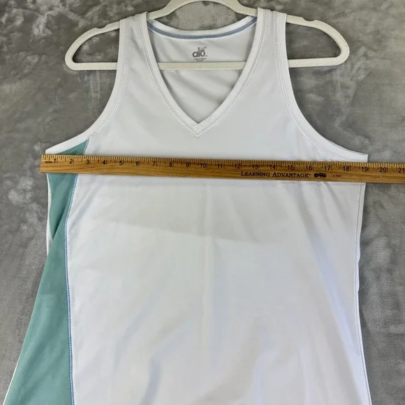 Alo Yoga CoolFit Tank Top Women's Large White Aqua V-neck Racerback Gym (1284)‎ - Picture 7 of 9